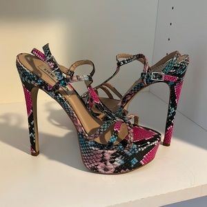 Steve Madden shoes size 6 1/2.